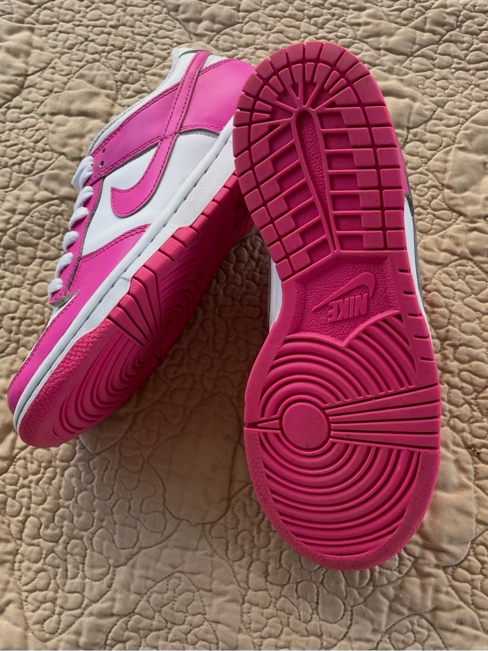 *EUC* Nike Women’s Dunk Low-top Sneakers ft. in  Pink and White Color-way 4Y - Picture 5 of 6